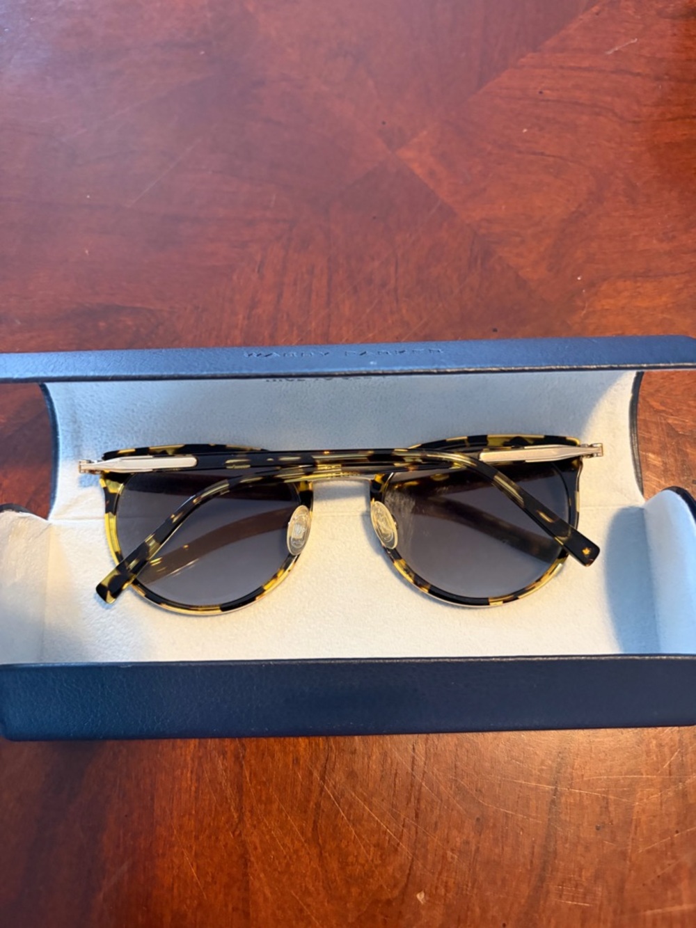 Warby Parker women’s Sunglasses - Picture 3 of 5
